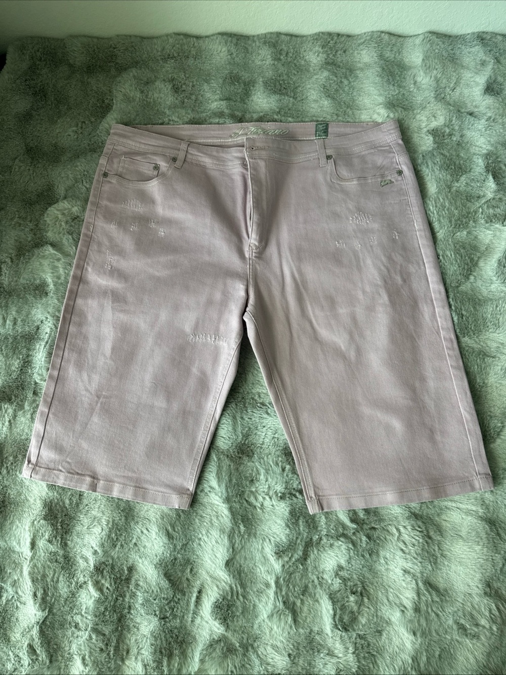 A.Tiziano Lilac Jean Shorts Men’s Size  46 With Distress-0412